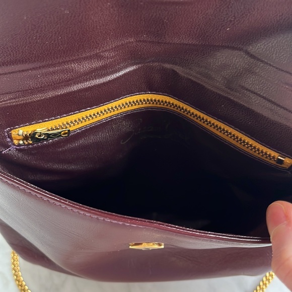 Vintage genuine leather brown Susan Gail shoulder bag with gold chain strap. - Picture 4 of 6